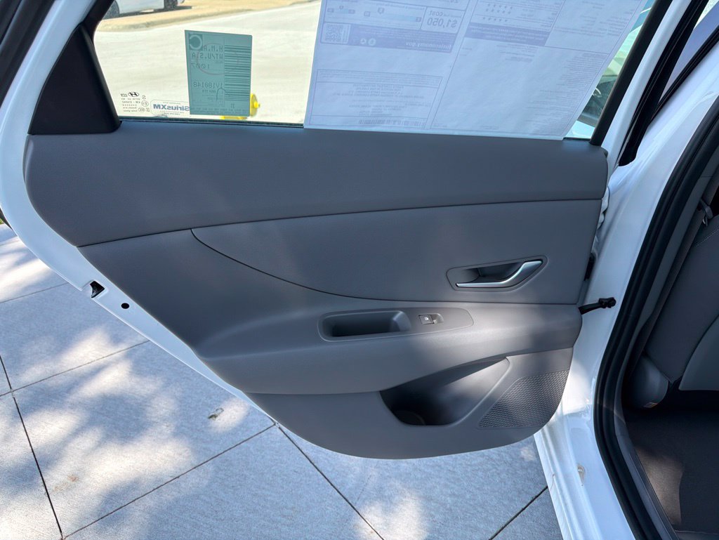 New 2025 Hyundai Elantra SEL FWD image 15