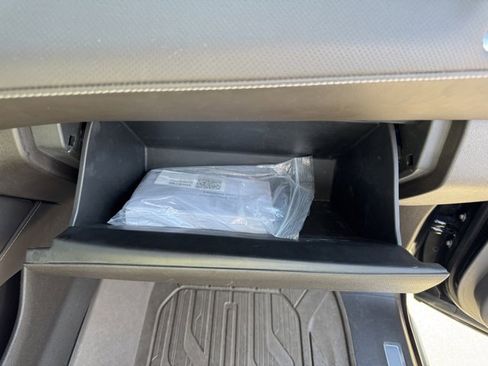 Used 2021 GMC Yukon SLT w/ SLT Luxury Package image 43