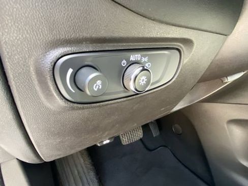 Used 2023 Chevrolet Equinox LS w/ LS Convenience Package AWD/4WD image 18