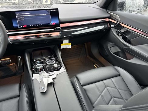 New 2026 BMW i5 eDrive40 w/ M Sport Package AWD/4WD image 52