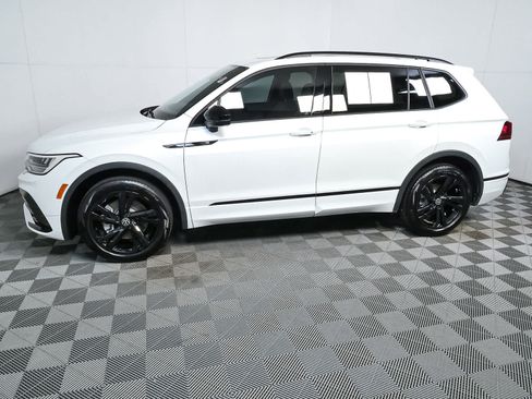 Certified 2023 Volkswagen Tiguan SE R-Line FWD image 34