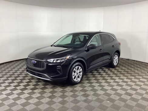 Certified 2023 Ford Escape Active AWD/4WD image 5