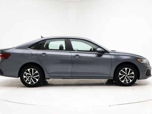 Used 2024 Volkswagen Jetta S image 2