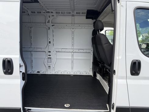 Used 2025 RAM ProMaster 2500 w/ Convenience Group FWD image 20