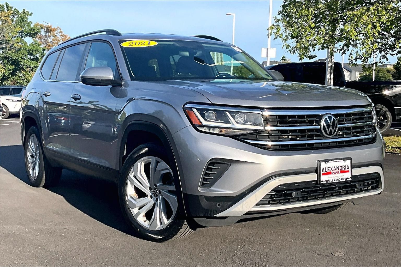 Used 2021 Volkswagen Atlas SE AWD/4WD image 2