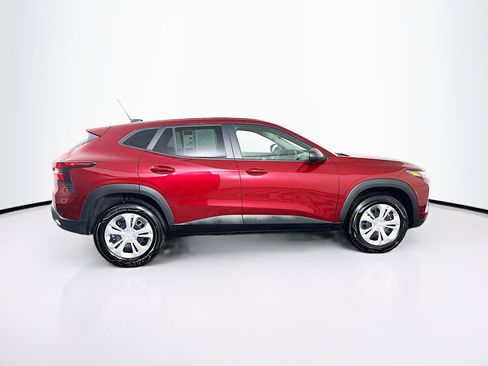 Used 2025 Chevrolet Trax LS image 10