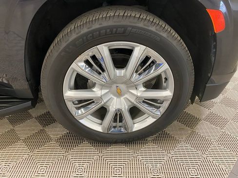 Used 2022 Chevrolet Tahoe High Country AWD/4WD image 3