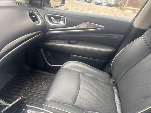 Used 2019 INFINITI QX60 Luxe w/ Essential Package image 13