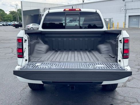 Used 2022 Nissan Frontier SV AWD/4WD image 36