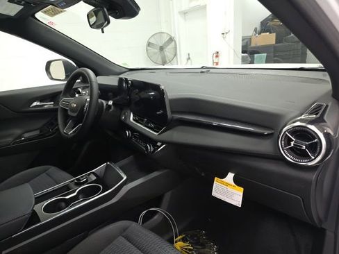 New 2026 Chevrolet Equinox LT image 26