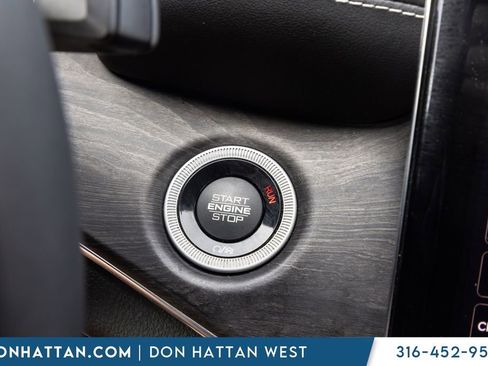 Used 2023 Jeep Grand Cherokee Overland w/ Luxury Tech Group IV AWD/4WD image 10