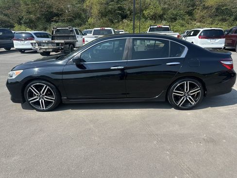 Used 2017 Honda Accord Sport image 6