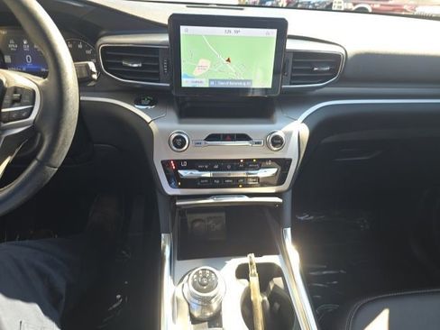 Used 2021 Ford Explorer XLT w/ Equipment Group 202A image 24