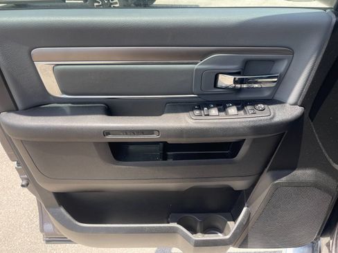 Used 2023 RAM 1500 Classic SLT AWD/4WD image 12