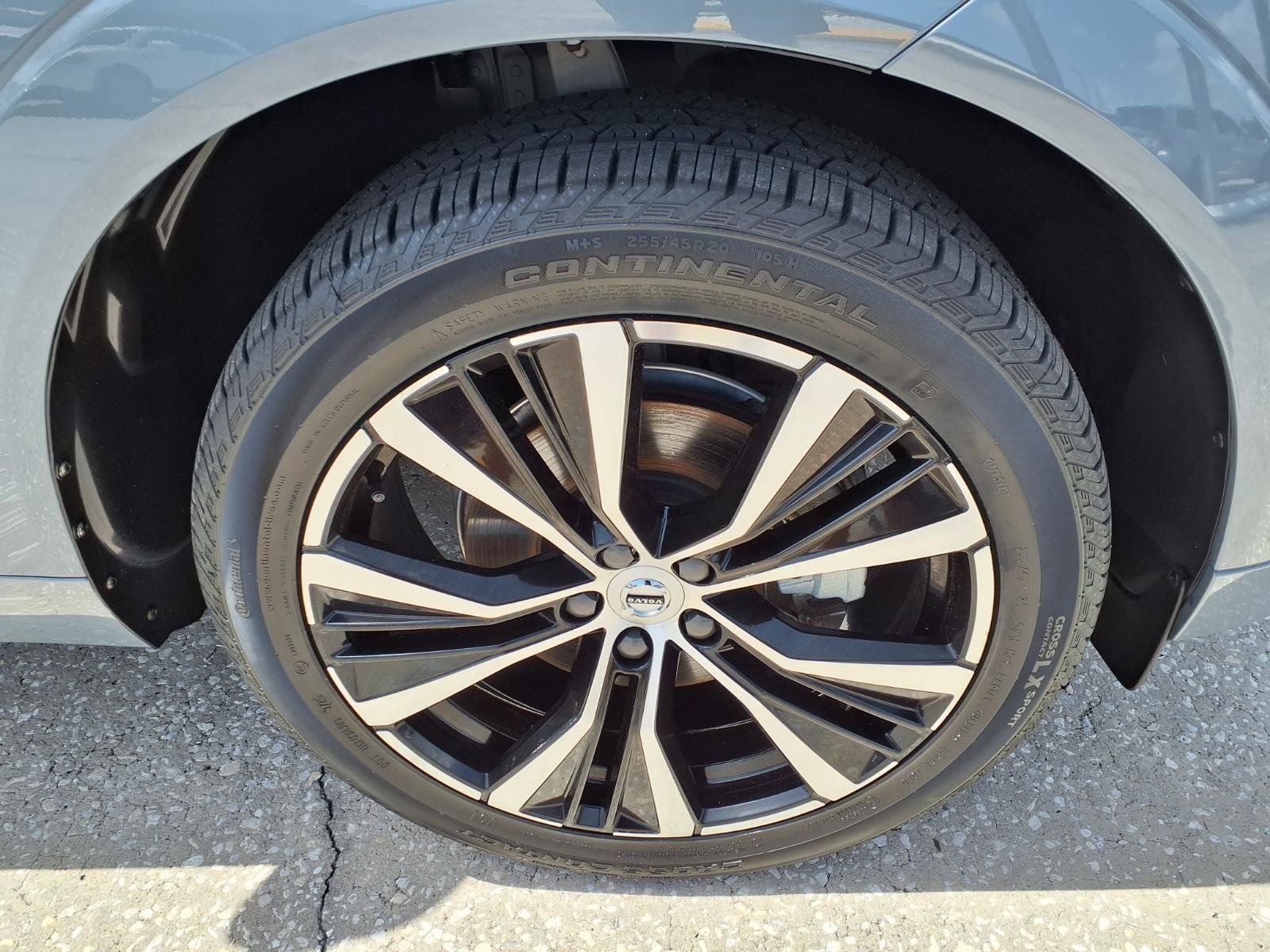Certified 2024 Volvo XC60 B5 Plus w/ Protection Package Premier AWD/4WD image 9