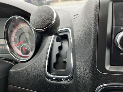 Used 2017 Dodge Grand Caravan SE FWD image 22