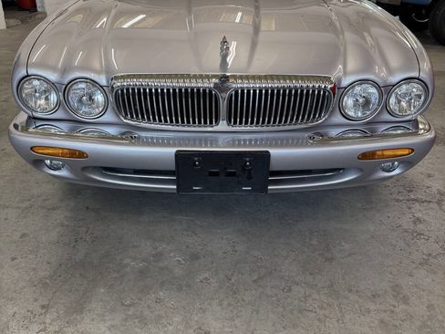 Used 2001 Jaguar XJ Vanden Plas image 3