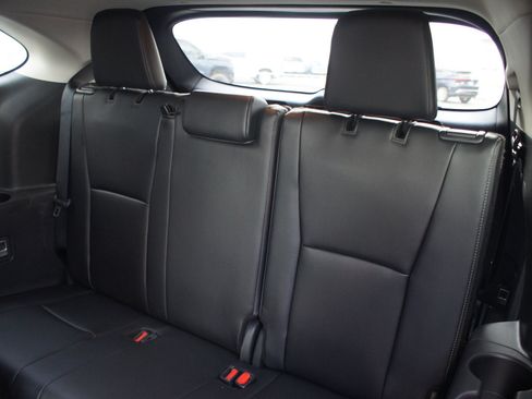 Used 2025 Toyota Highlander Limited AWD/4WD image 16