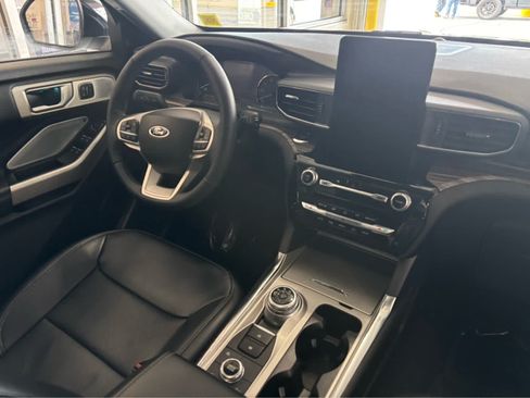 Used 2023 Ford Explorer Limited w/ Limited Technology Package AWD/4WD image 14