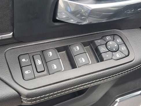 New 2026 RAM 2500 Laramie AWD/4WD image 15