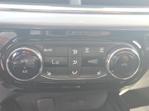 New 2026 Chevrolet Trax LT w/ LT Convenience Package FWD image 14