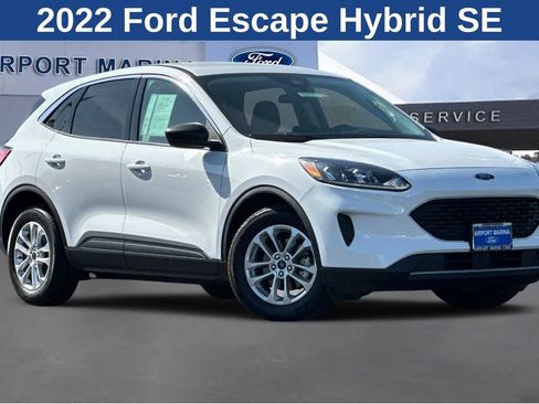 Certified 2022 Ford Escape SE FWD image 2