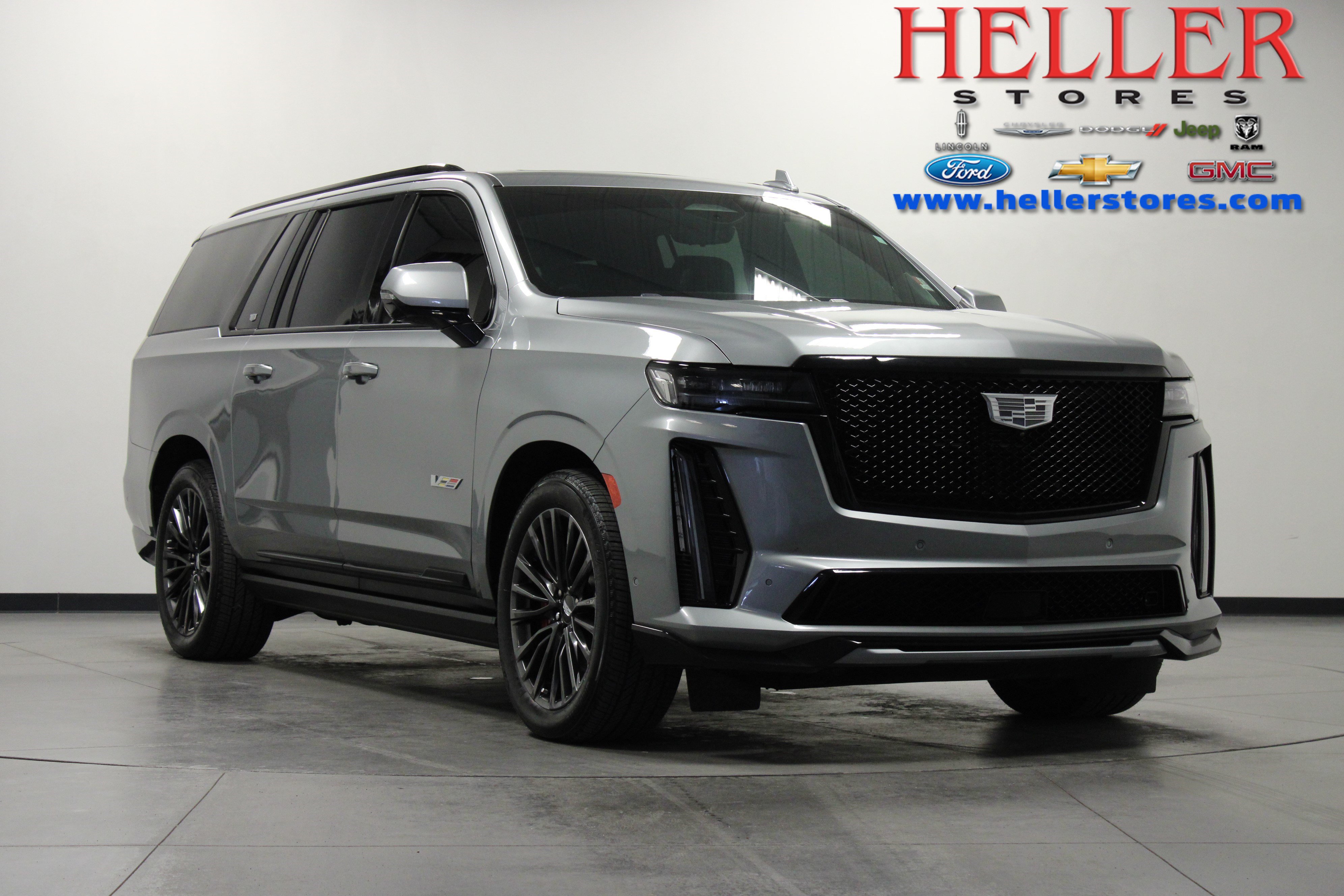 Used 2023 Cadillac Escalade ESV V AWD/4WD image 1