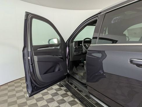 New 2026 Cadillac Escalade ESV Luxury w/ Touring Package AWD/4WD image 18
