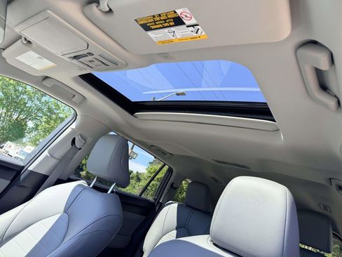 Certified 2025 Toyota Highlander XLE AWD/4WD image 20