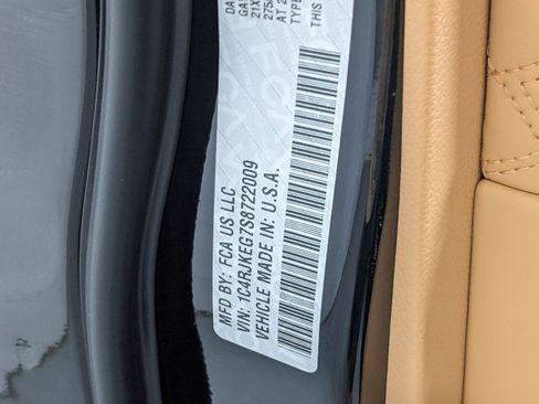 New 2025 Jeep Grand Cherokee L Summit w/ Advanced Protech Group IV image 20