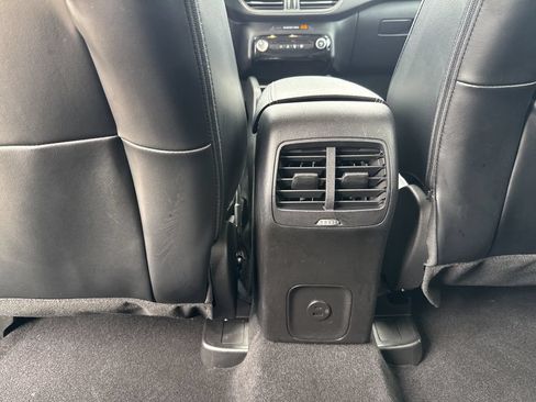 Used 2023 Ford Escape SE FWD image 25