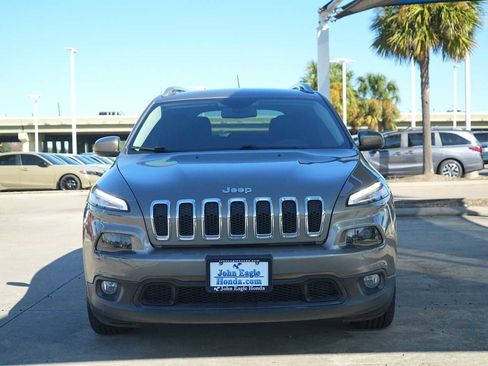 Used 2017 Jeep Cherokee Latitude w/ Comfort & Sound Group image 6