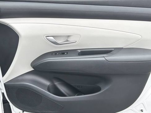 Certified 2025 Hyundai Tucson SE FWD image 14