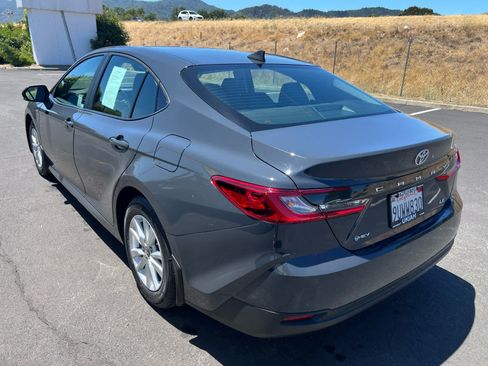Used 2025 Toyota Camry LE w/ Convenience Package FWD image 8