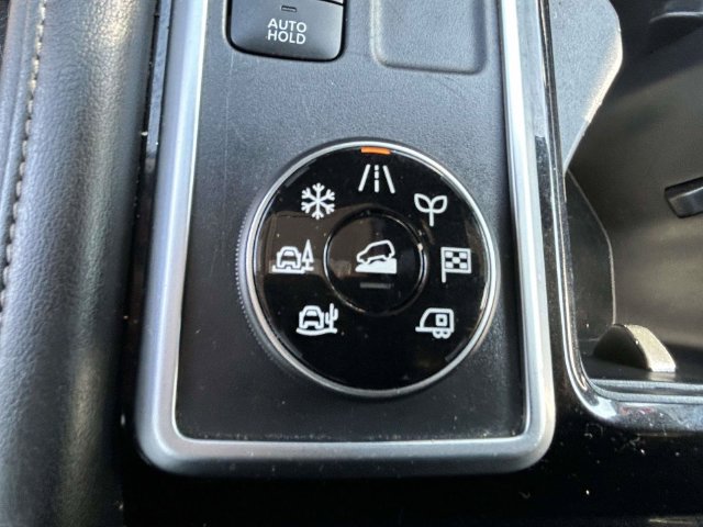 Used 2025 Nissan Pathfinder SV AWD/4WD image 13