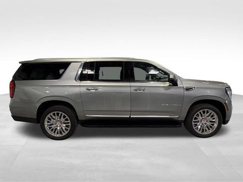 Used 2025 GMC Yukon XL Denali AWD/4WD image 8