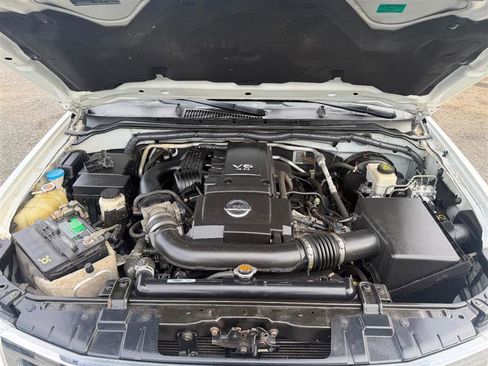 Used 2017 Nissan Frontier SV AWD/4WD image 11