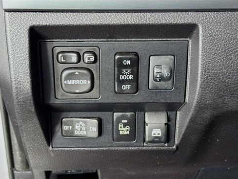 Used 2016 Toyota Tundra Platinum image 10