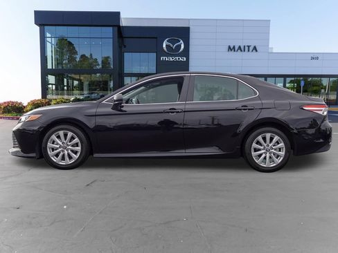 Used 2019 Toyota Camry LE FWD image 6