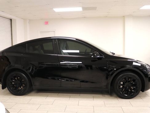 Used 2023 Tesla Model Y Long Range AWD/4WD image 11