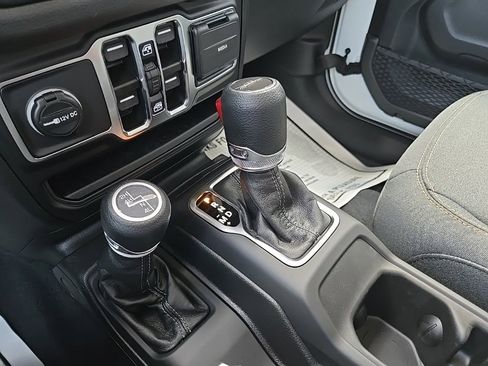 New 2025 Jeep Gladiator Sport image 51