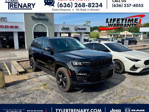 Used 2024 Jeep Grand Cherokee Limited w/ Black Appearance Package AWD/4WD image 1