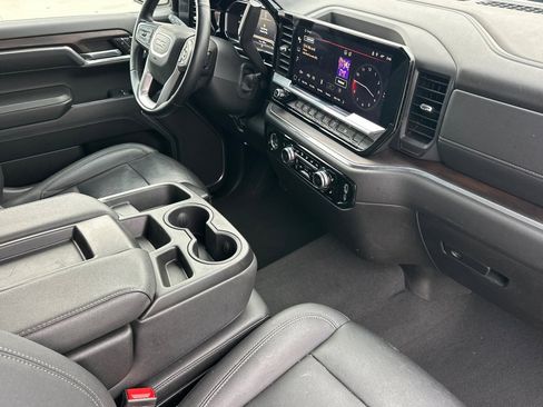 Used 2024 GMC Sierra 1500 SLT image 15