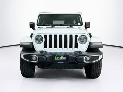 Used 2018 Jeep Wrangler Unlimited Sahara w/ LED Lighting Group AWD/4WD image 2