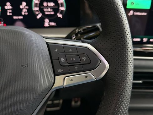 New 2026 Volkswagen Tiguan SE R-Line FWD image 22
