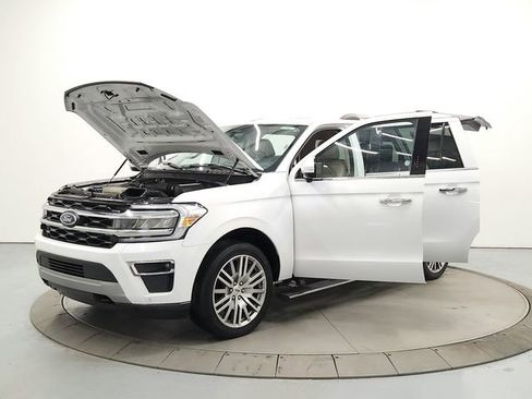 Used 2023 Ford Expedition Max Limited image 11