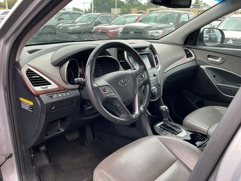 Used 2017 Hyundai Santa Fe Limited FWD image 16