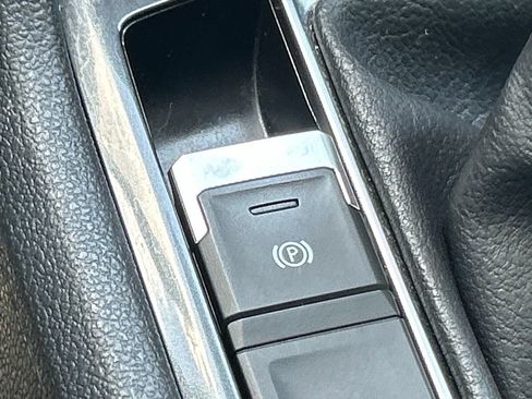 Used 2023 Volkswagen Tiguan SE FWD image 52