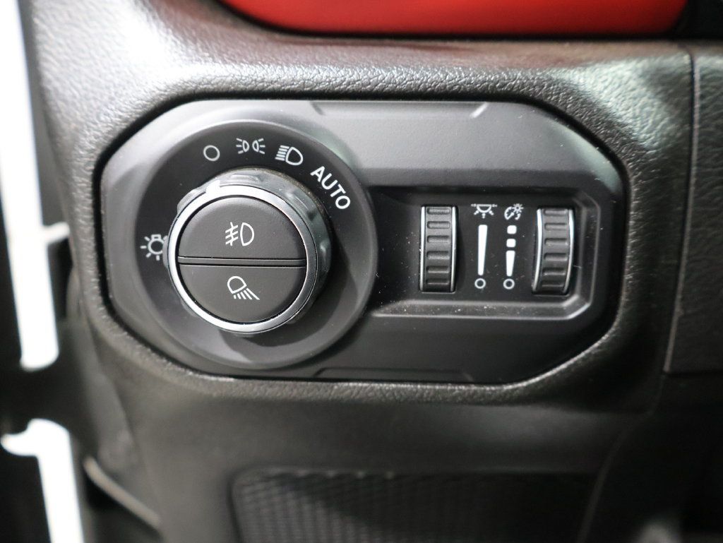 Used 2022 Jeep Gladiator Rubicon w/ LED Lighting Group AWD/4WD image 29