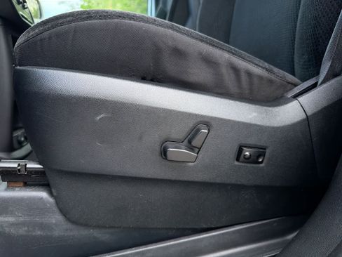 Used 2019 Dodge Grand Caravan SE FWD image 18